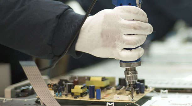 Cad is lámhainní oibre ann?